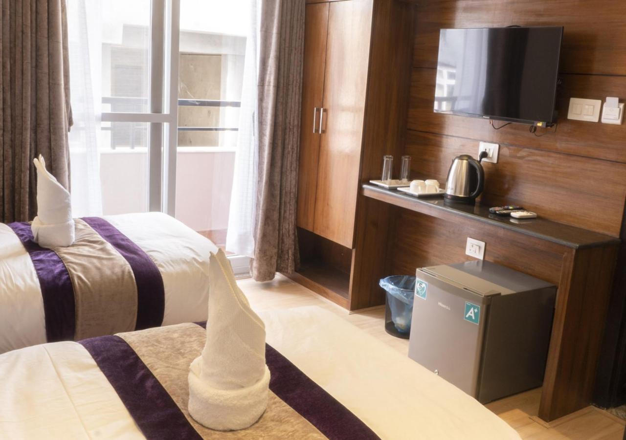 Hotel New Era Катманду Екстер'єр фото