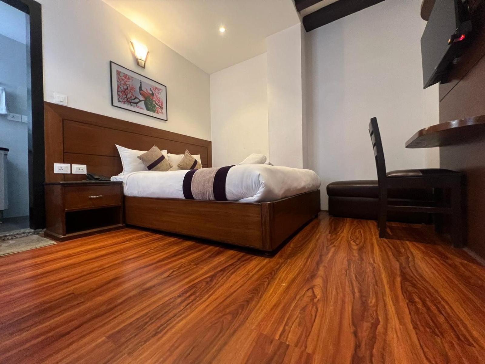 Hotel New Era Катманду Екстер'єр фото